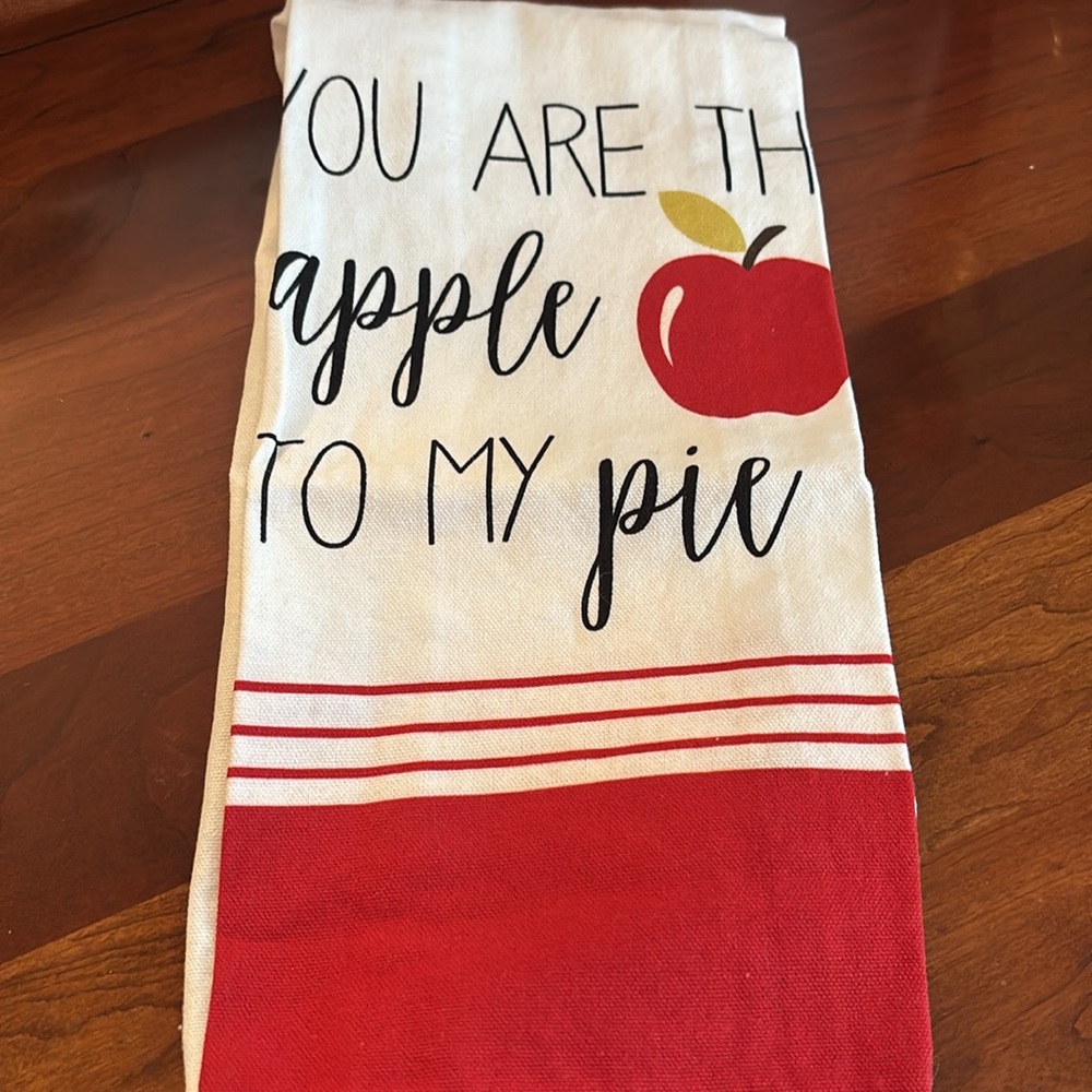 NEW! Tea Kitchen Towel with Apple Design. APPLE OF MY PIE - Picture 2 of 2